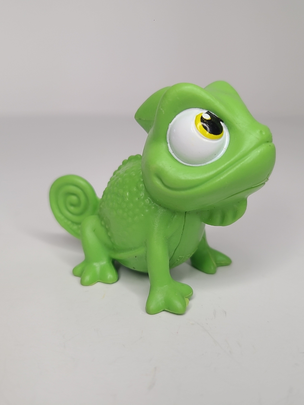 Disney Tangled Rapunzel Pet Pascal Chameleon Figure